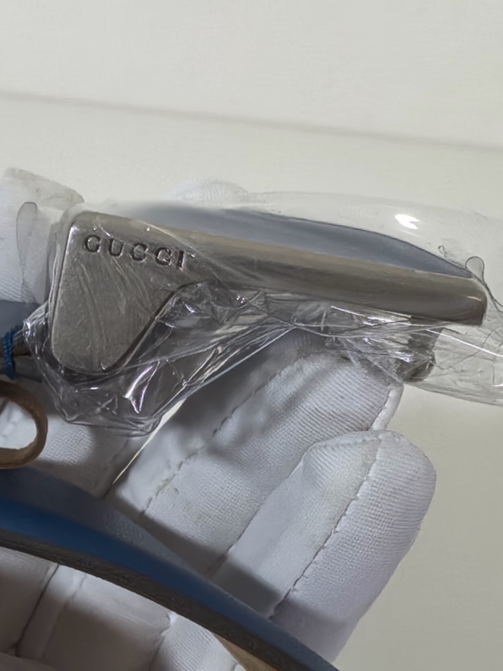 Gucci Men’s Blue Leather Belt with Silver-Tone Buckle (Logo Plaque) - Picture 3 of 5